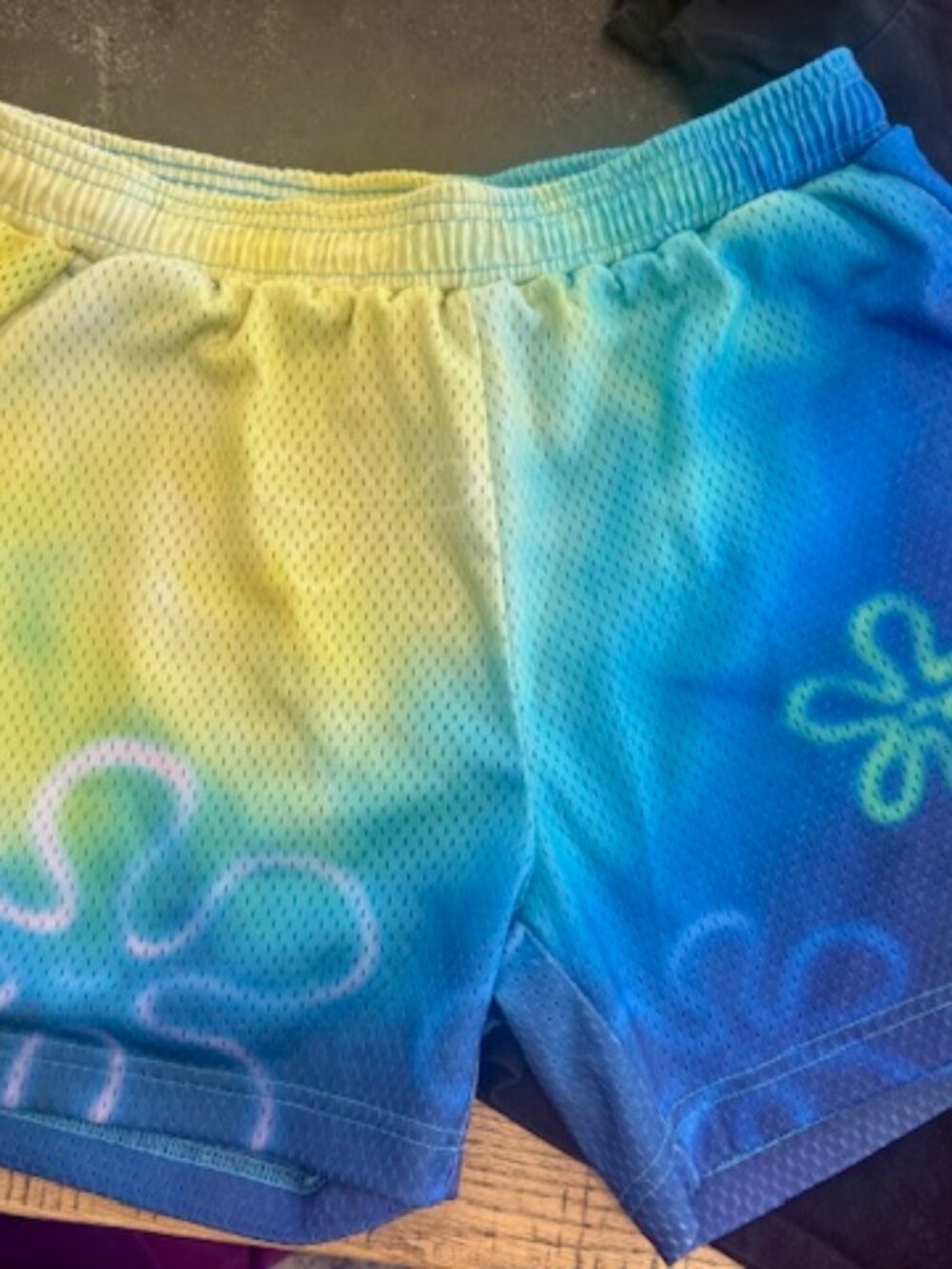 Overtime SpongeBob Sky shorts Mens Small